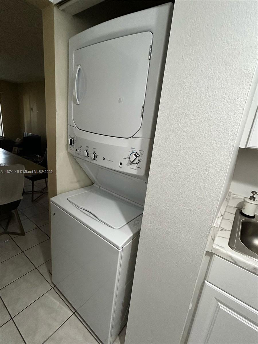 RAMBLEWOOD EAST CONDO - Residential Lease