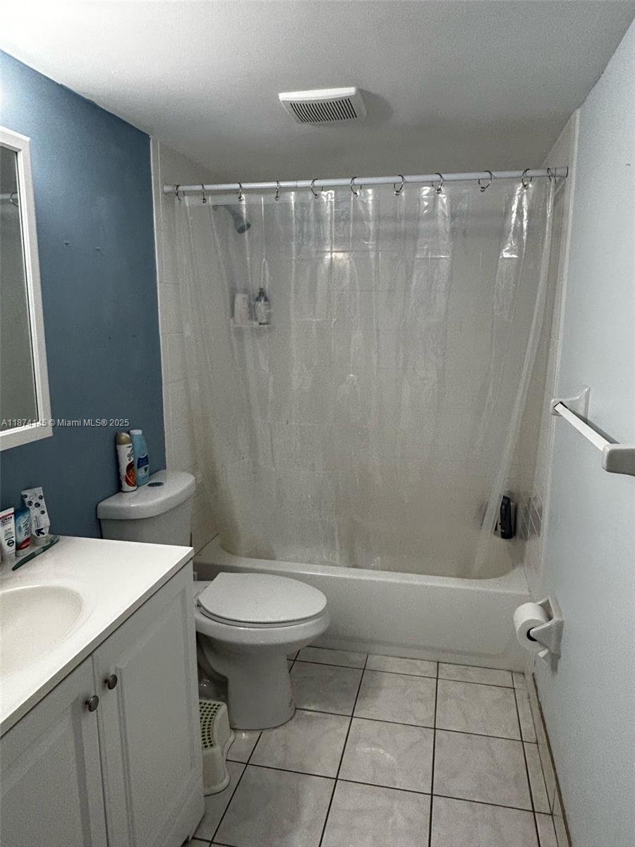 RAMBLEWOOD EAST CONDO - Residential Lease