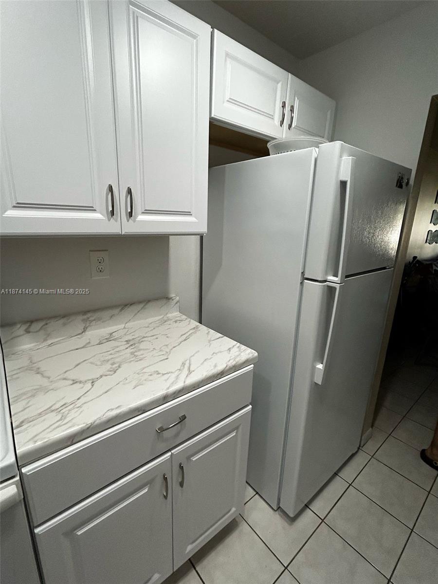 RAMBLEWOOD EAST CONDO - Residential Lease