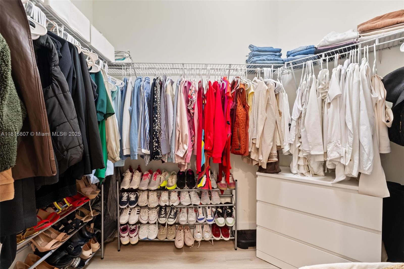 DOWNTOWN DORAL SOUTH PHAS - Residential