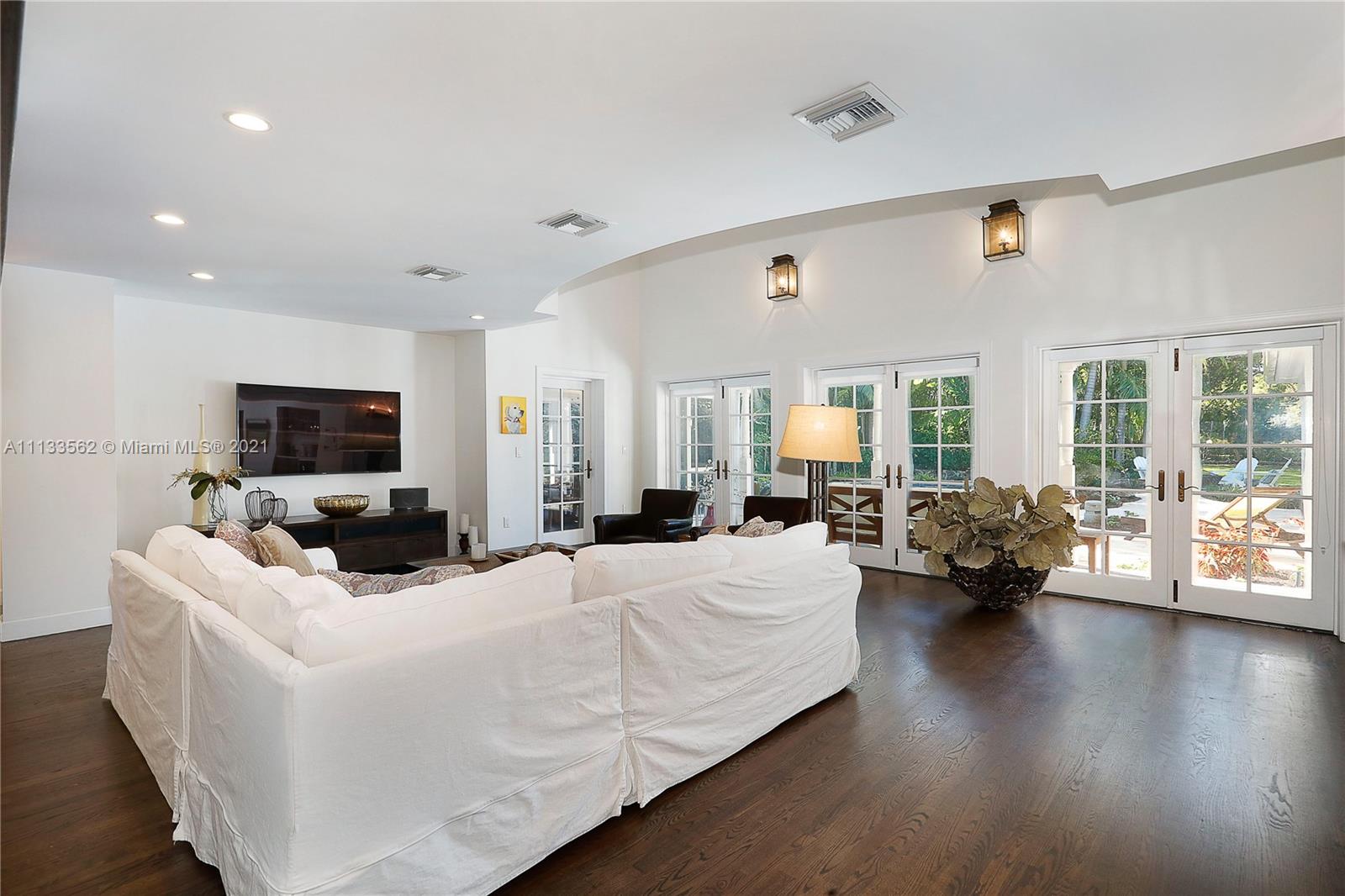 MARTIN SUBURBAN ACRES - Residential