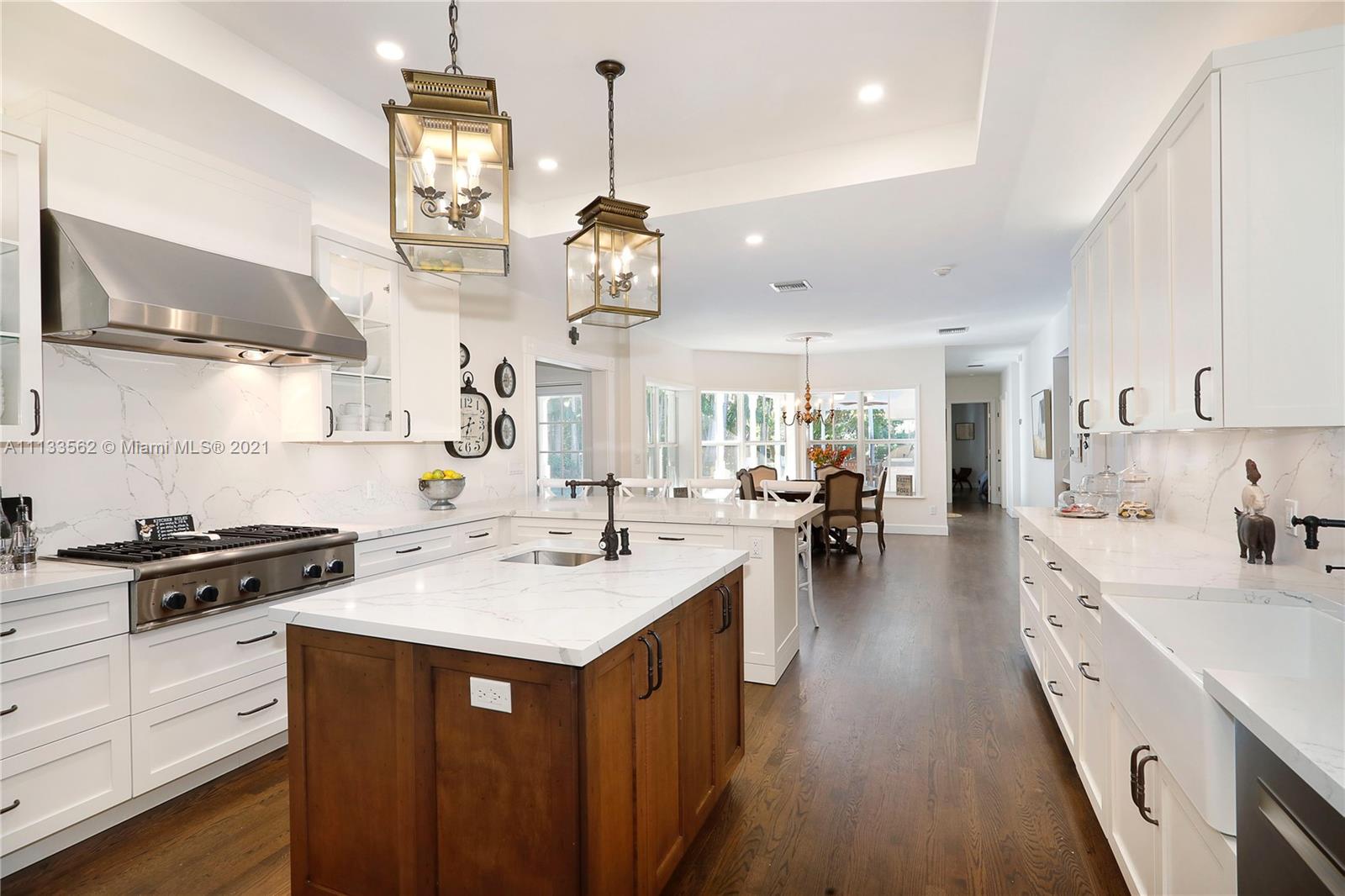 MARTIN SUBURBAN ACRES - Residential