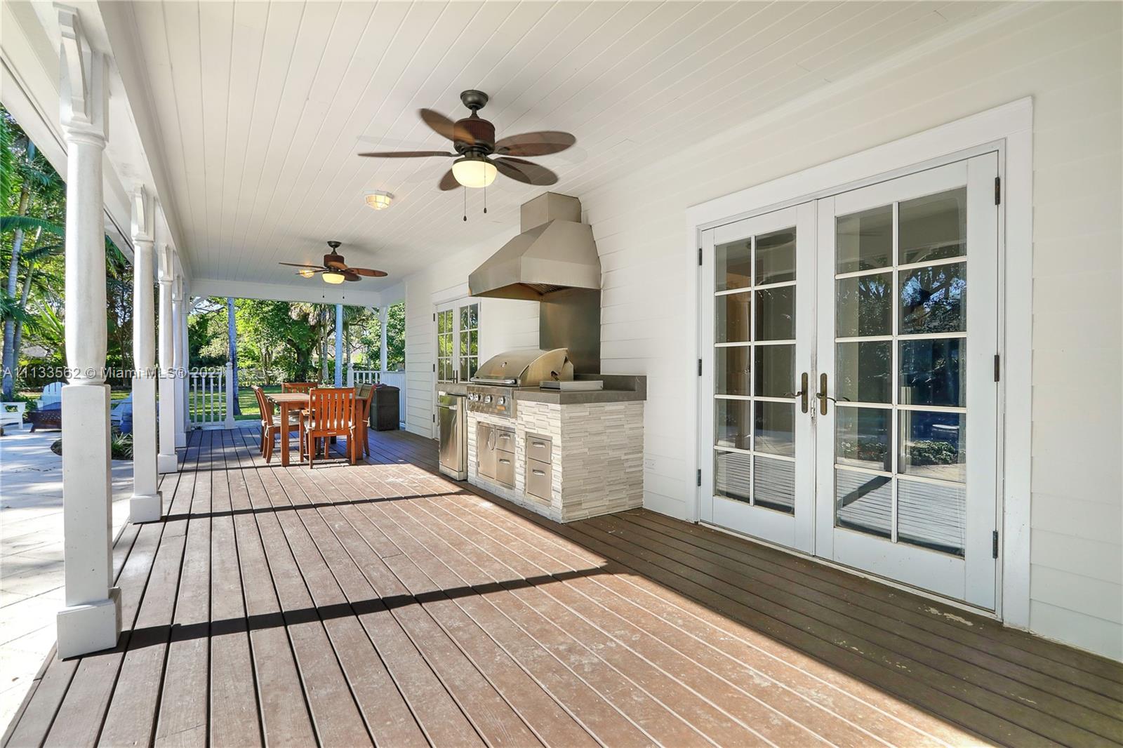 MARTIN SUBURBAN ACRES - Residential