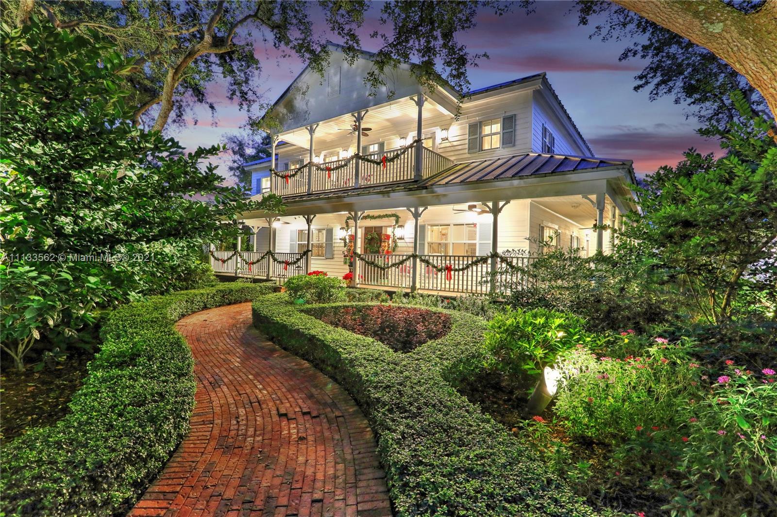 MARTIN SUBURBAN ACRES - Residential