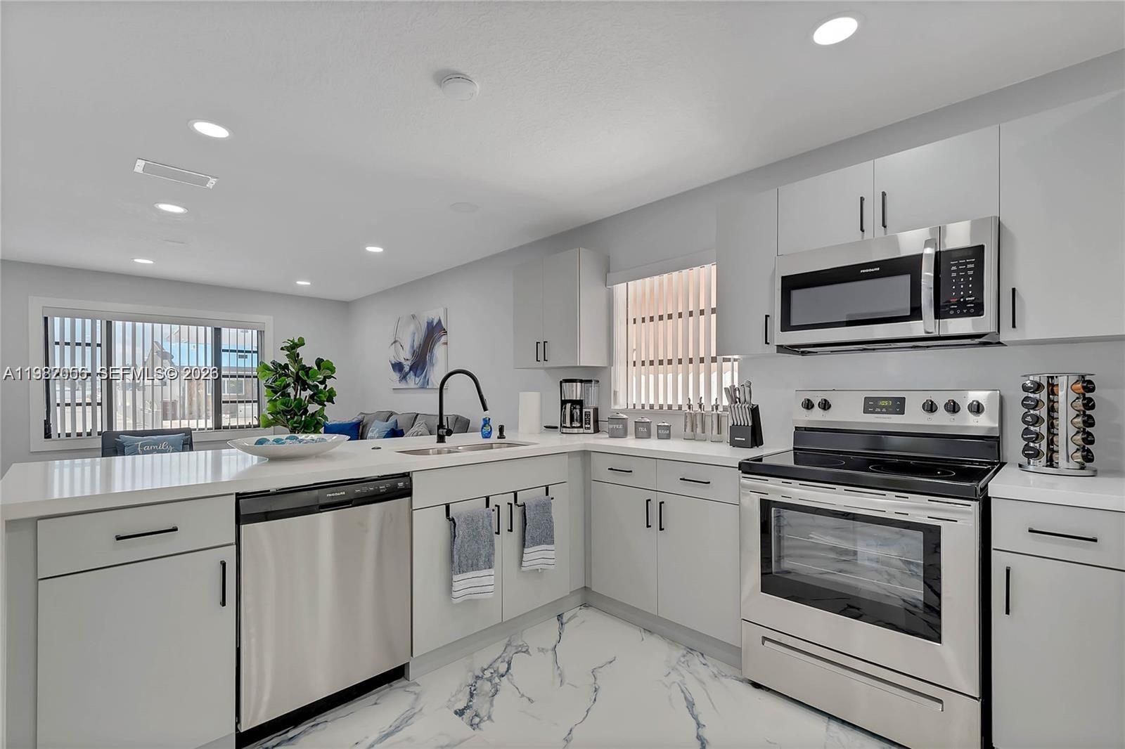 MANGO HILL REPLAT - Residential Lease