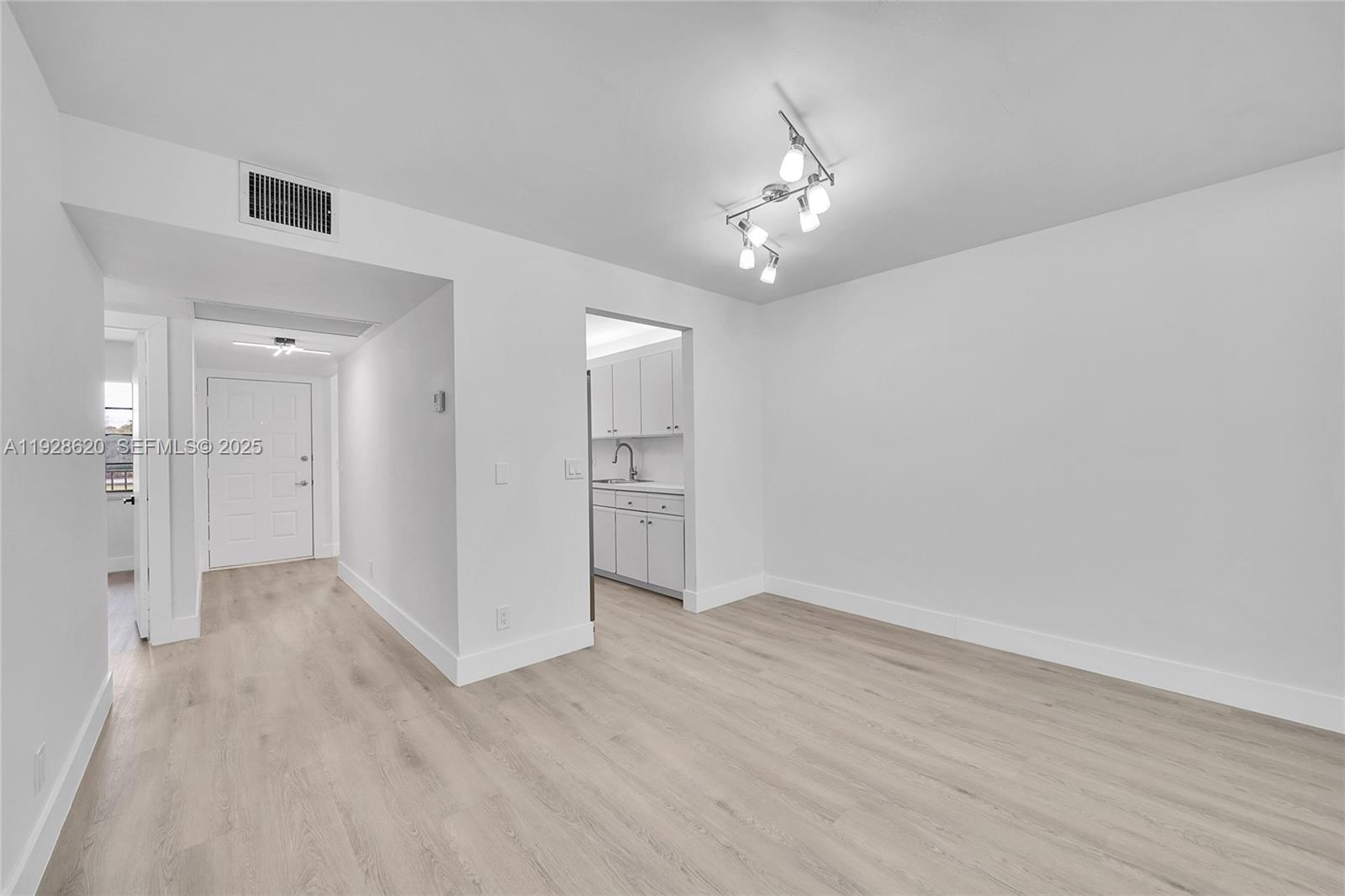 CAMBRIDGE AT CENTURY VILL - Residential