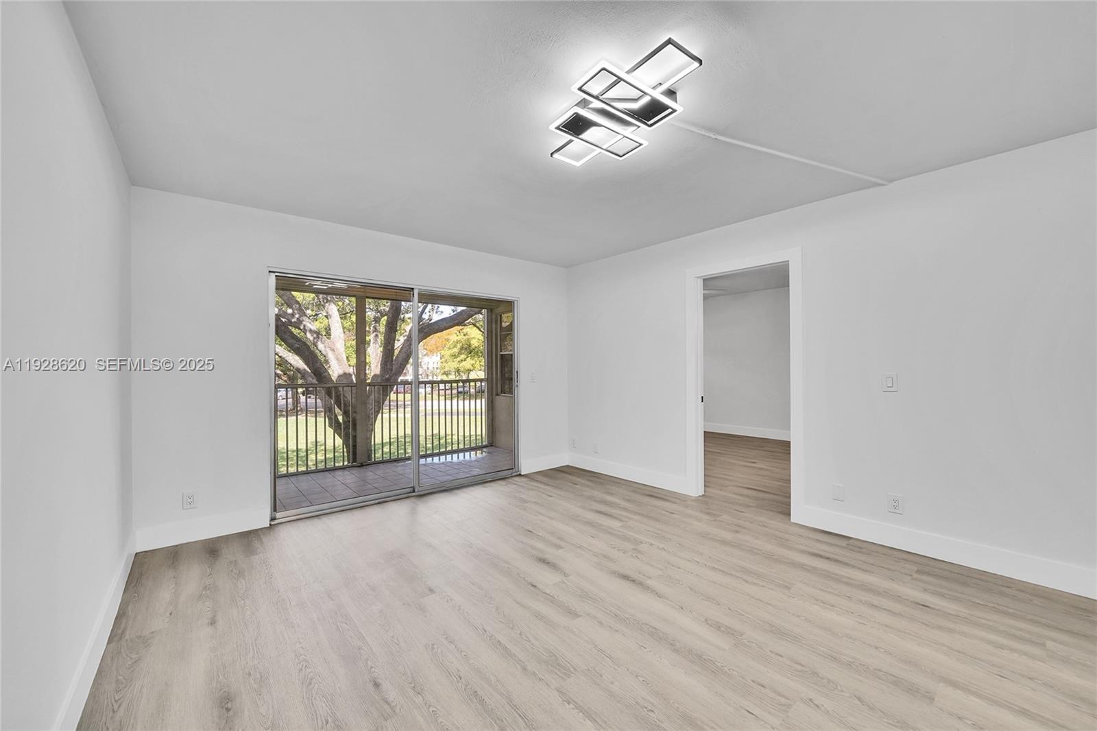 CAMBRIDGE AT CENTURY VILL - Residential