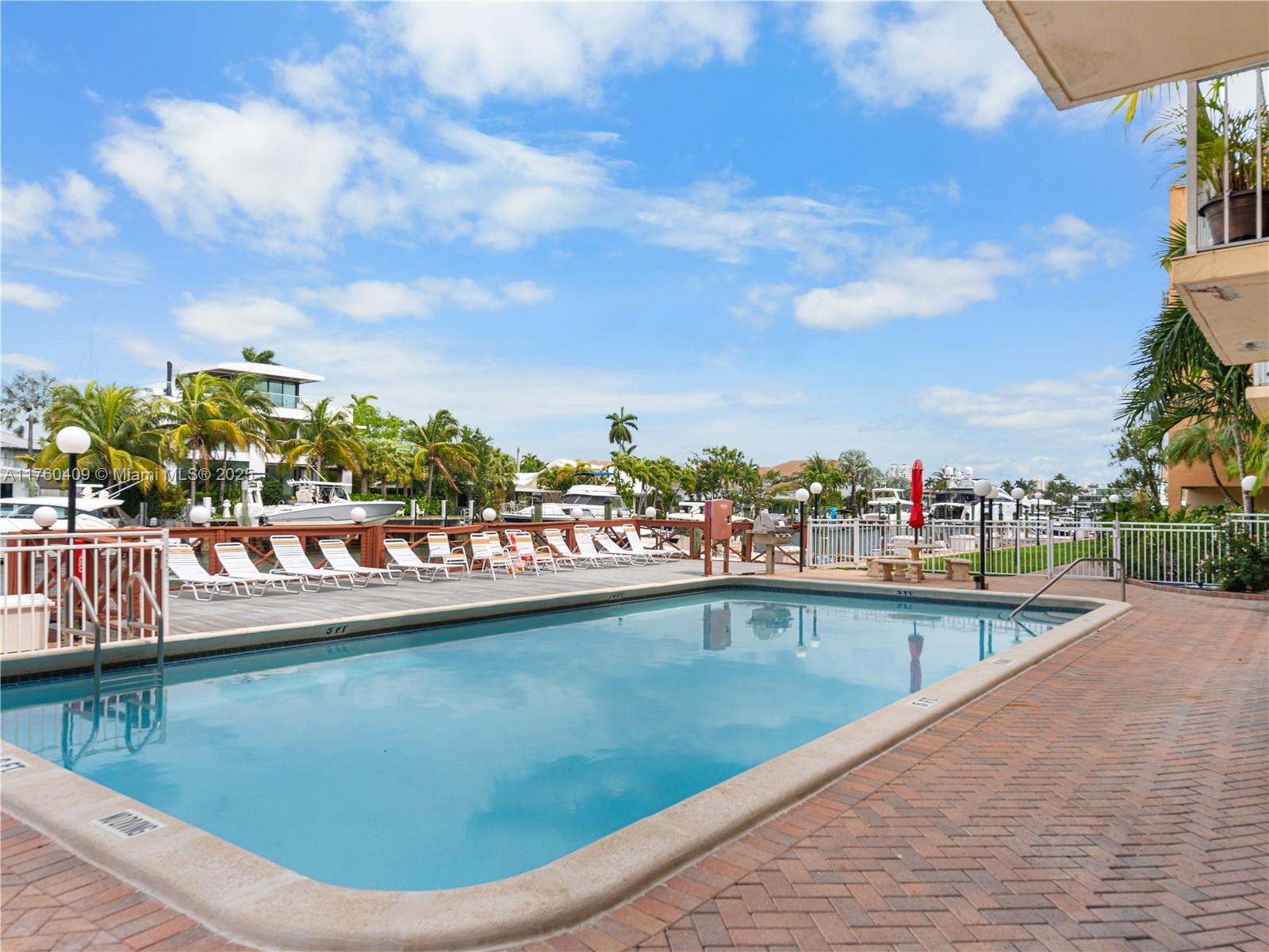 CROMWELL EAST CONDO - Residential