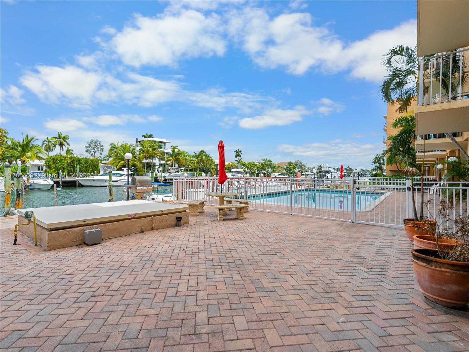 CROMWELL EAST CONDO - Residential