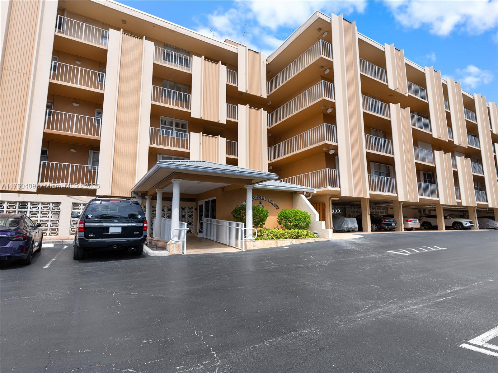 CROMWELL EAST CONDO - Residential