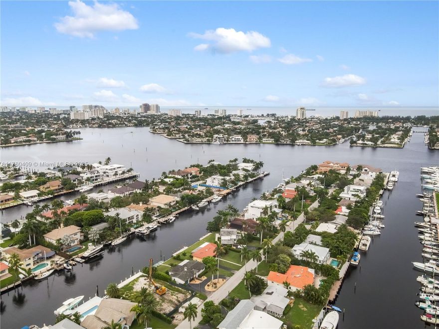 This 1-bedroom, 1-bathroom condo with no fixed bridges that is located just minutes from downtown and the beaches, offering the ultimate in convenience. The living area leads to a private balcony with breathtaking views. As a resident, you'll enjoy access to community amenities such as a refreshing pool and a charming picnic area. This condo is perfect for those seeking a vibrant lifestyle in a highly desirable area. Don't miss the chance to make it yours!