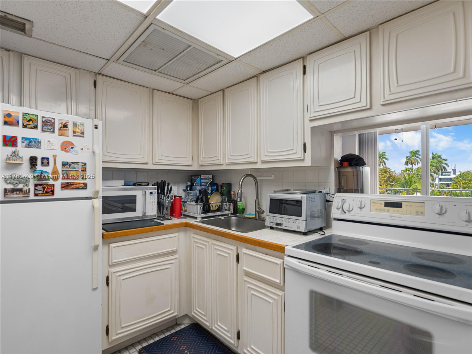 CROMWELL EAST CONDO - Residential