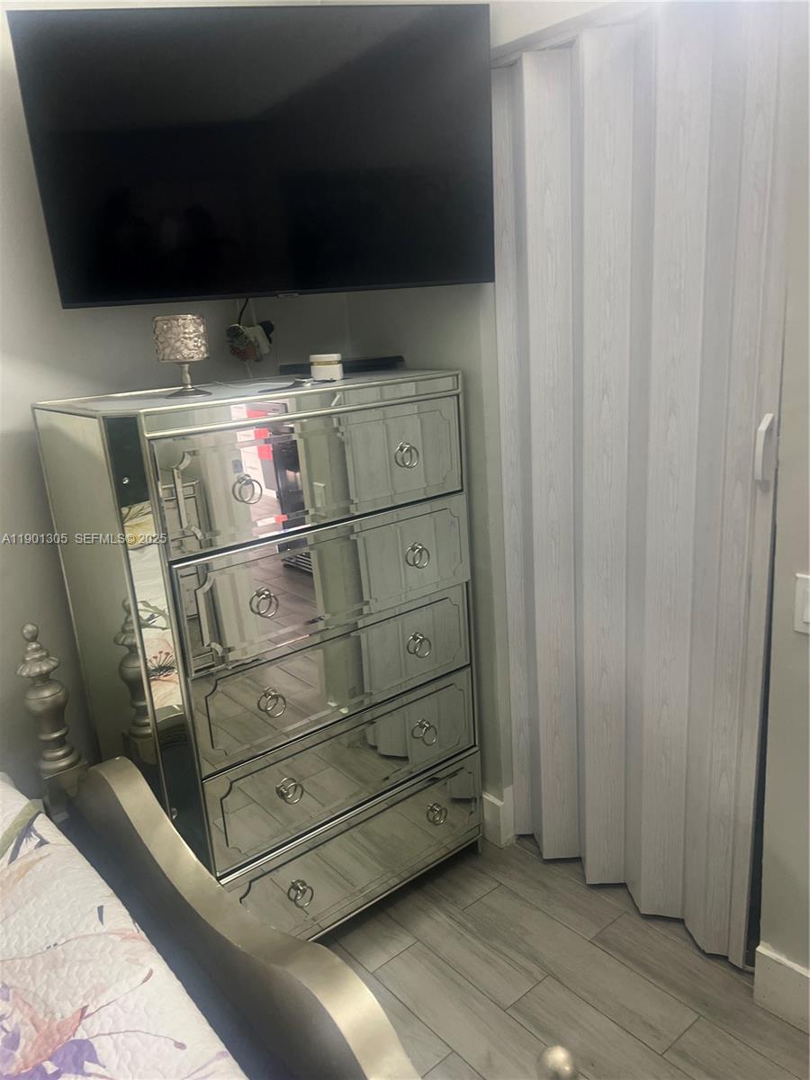 QUEENS PARK - Residential