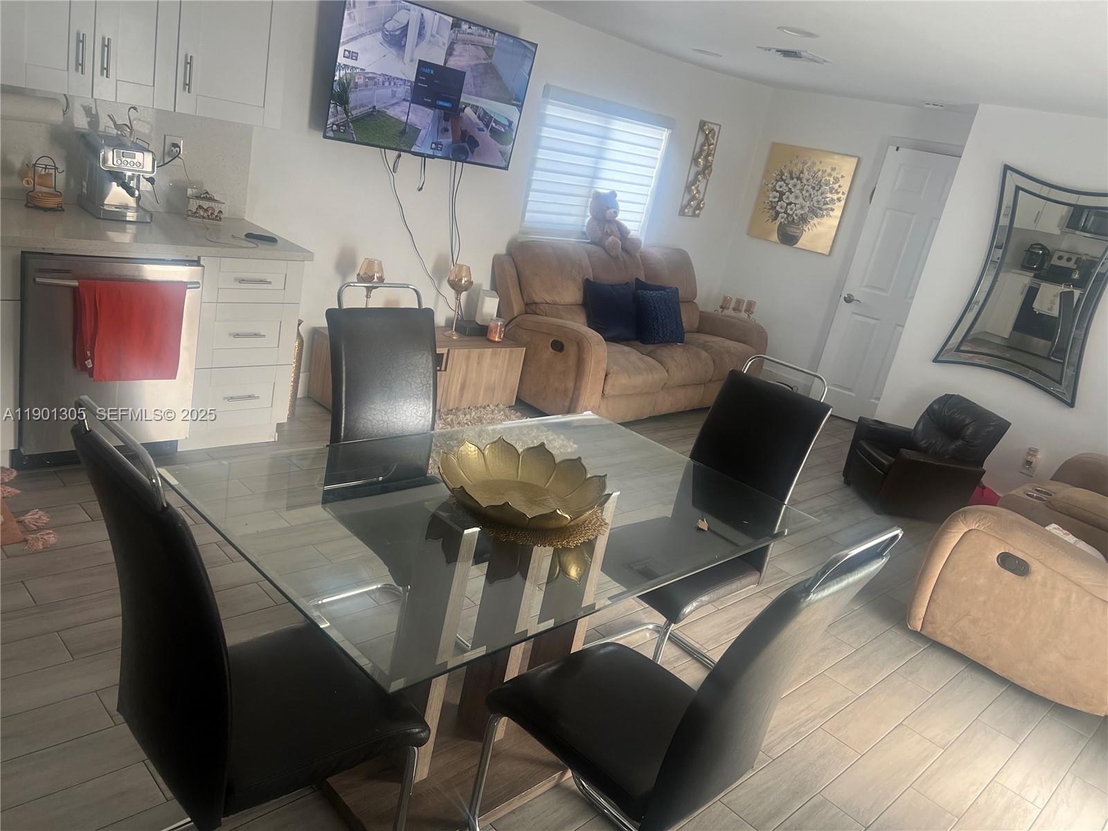 QUEENS PARK - Residential