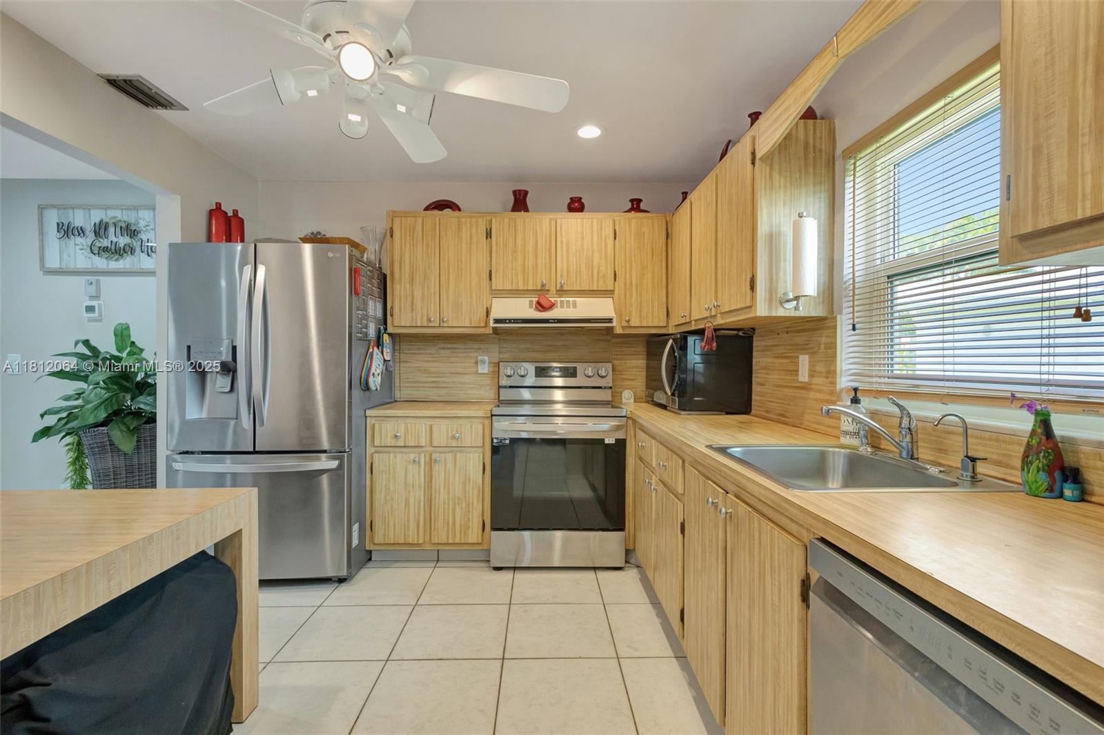 DELRAY VILLAS 2 - Residential