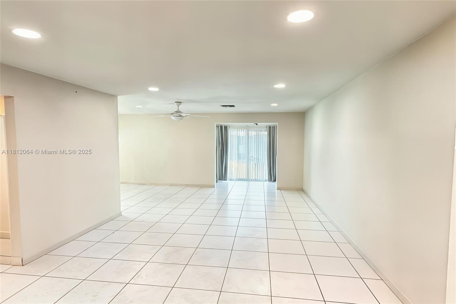 DELRAY VILLAS 2 - Residential