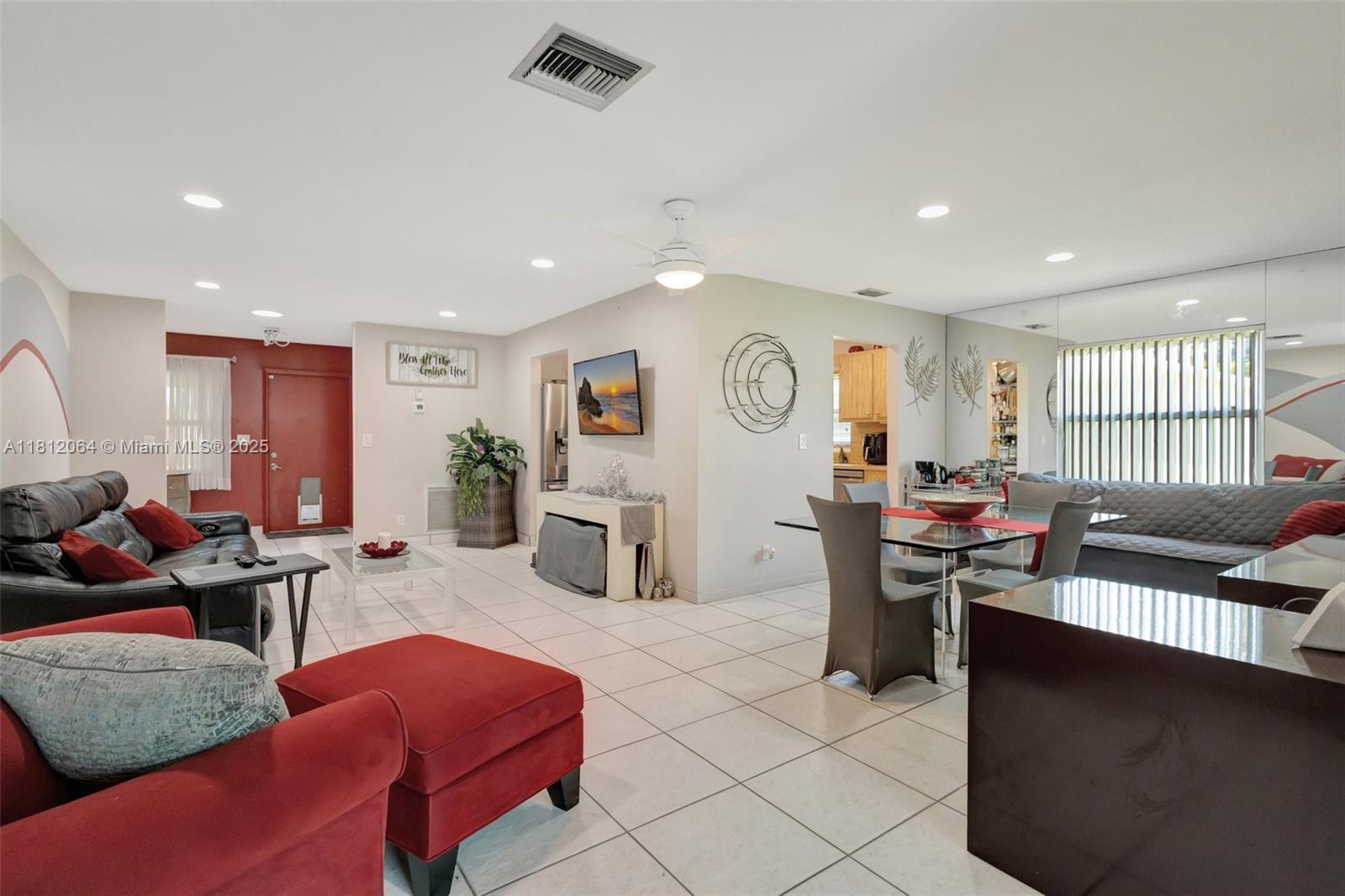DELRAY VILLAS 2 - Residential