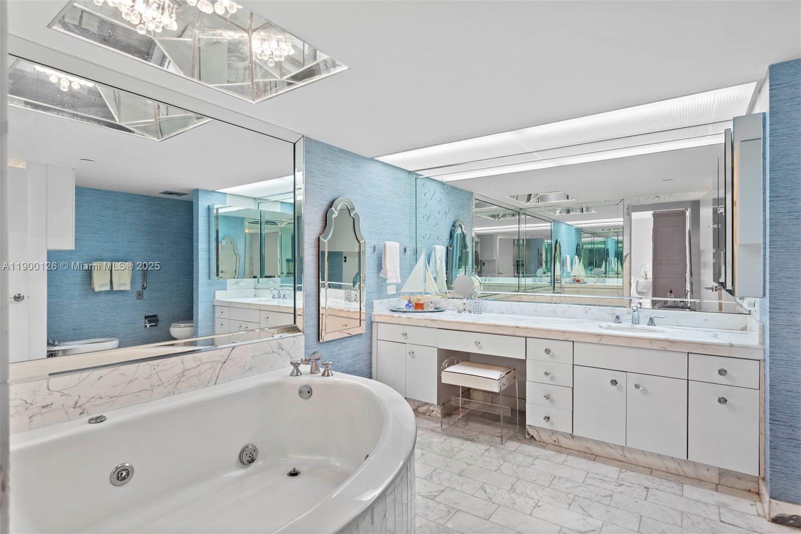 TURNBERRY ISLE SOUTH COND - Residential