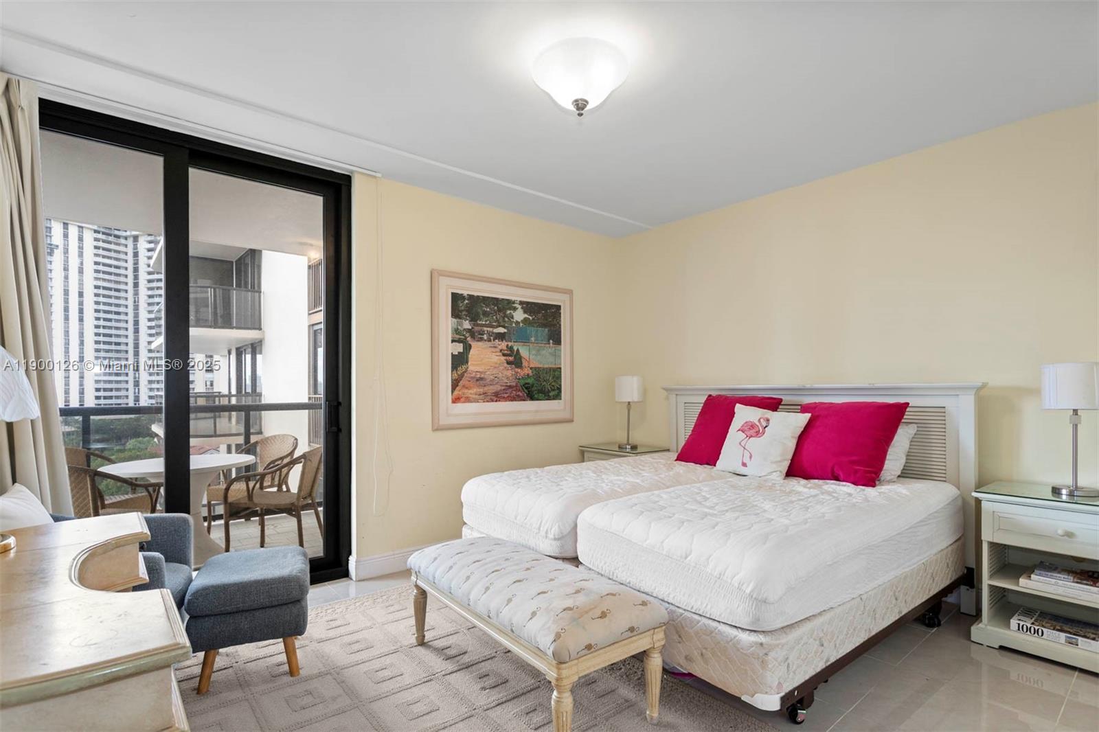 TURNBERRY ISLE SOUTH COND - Residential