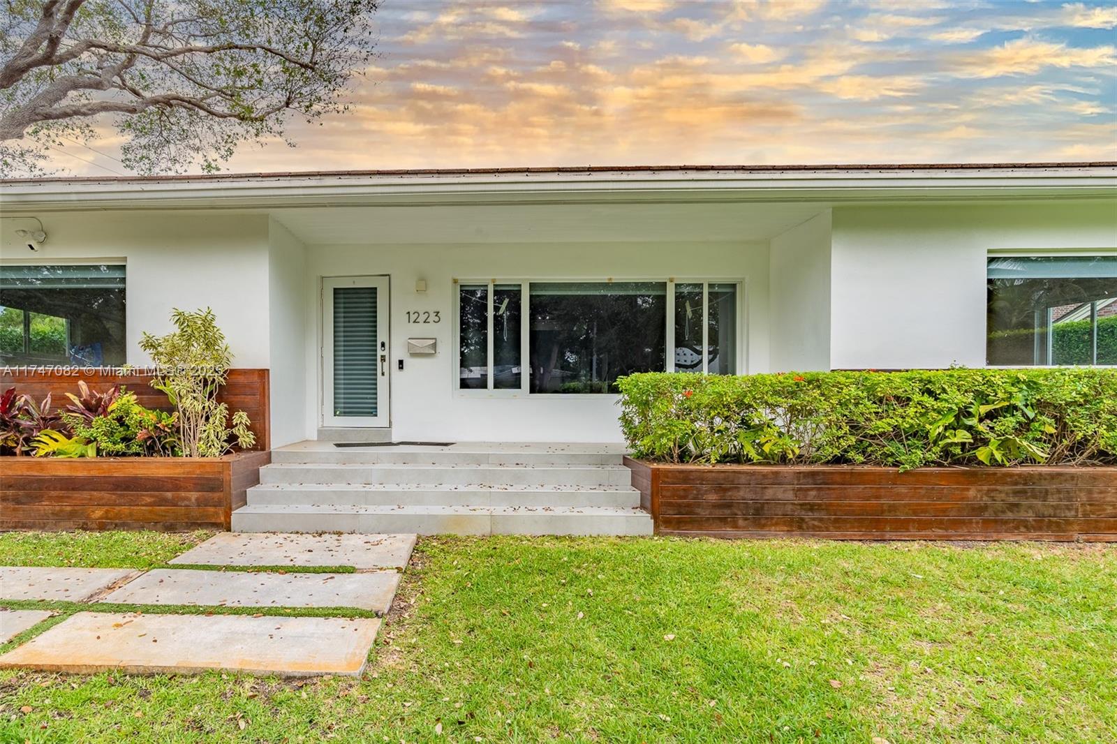 1223 Ne 102nd St, Miami Shores, Miami-Dade County, Florida - 4 Bedrooms  
3 Bathrooms - 