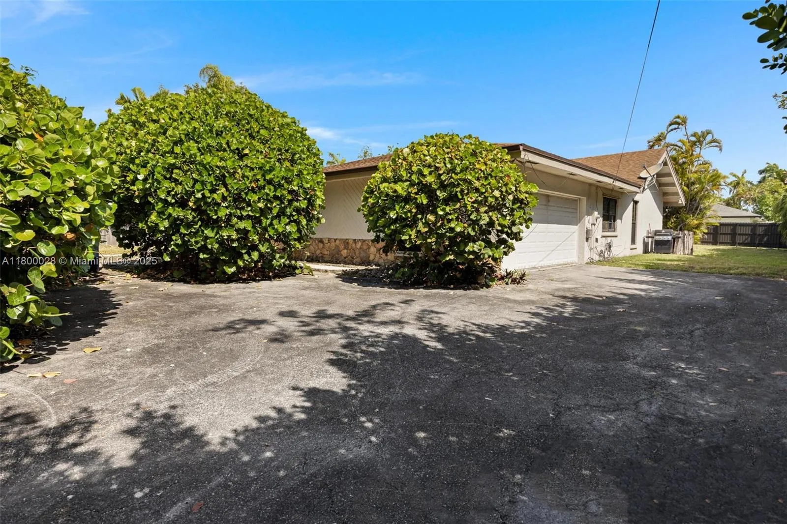 Miami, Florida 33176, United States, 4 Bedrooms Bedrooms, ,3 BathroomsBathrooms,Residential,Active,126511