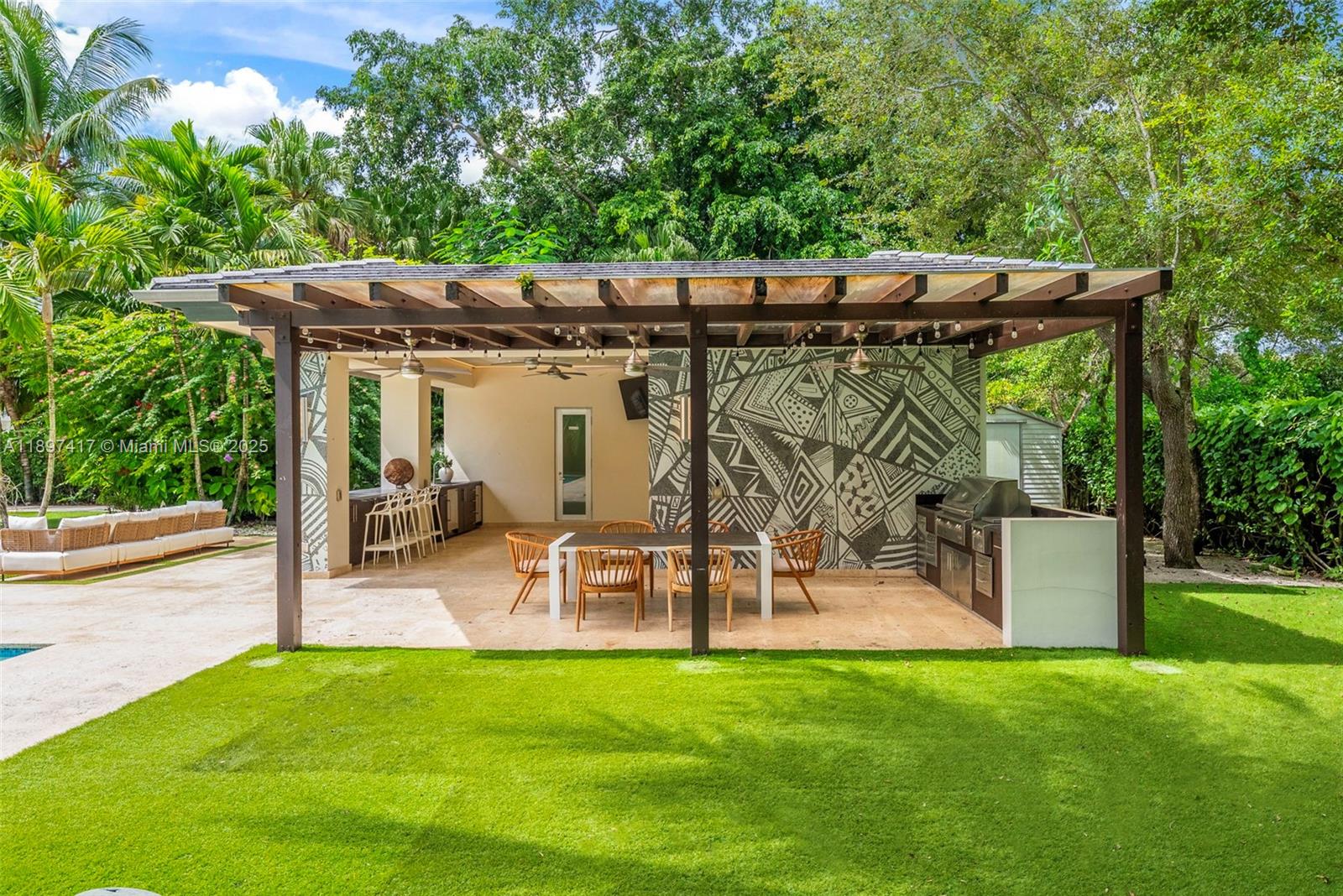 HELMS COUNTRY ESTATES RE- - Residential
