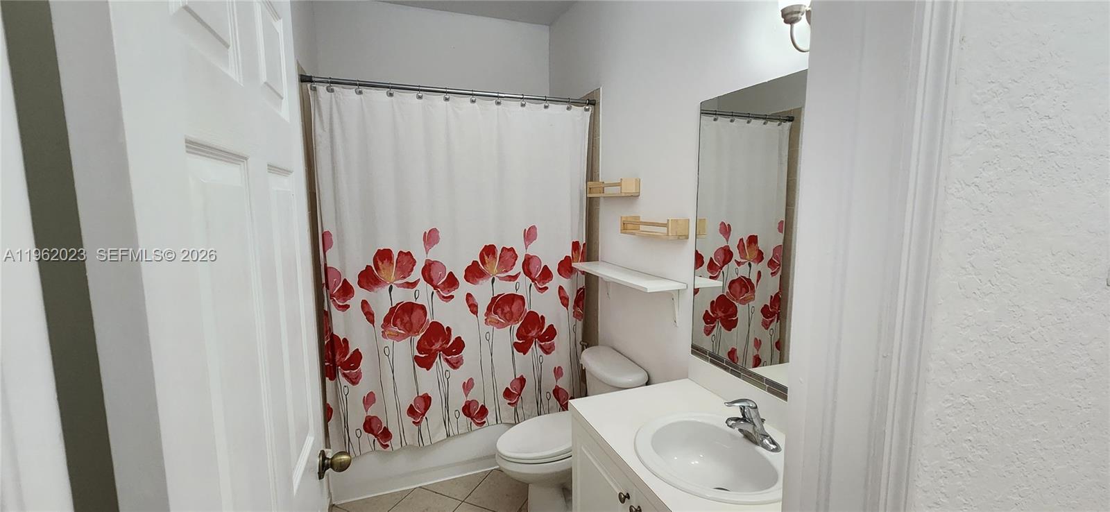 LAKES BY THE BAY GEE - Residential