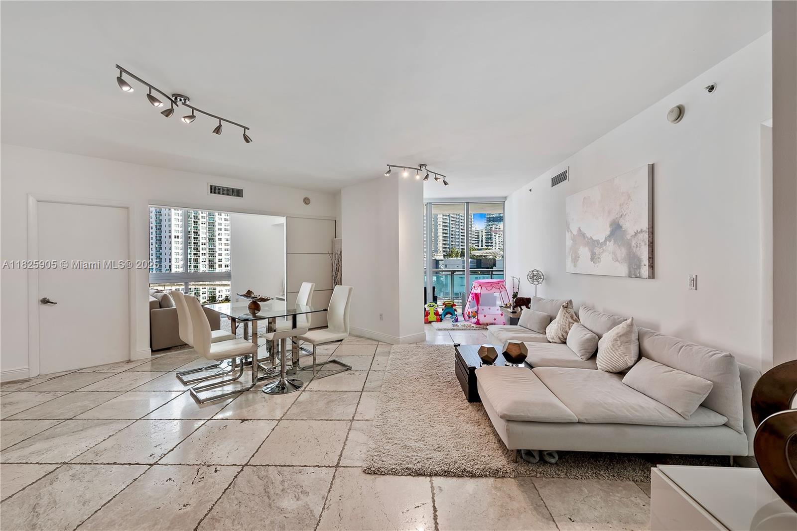350 S Miami Ave 1102
