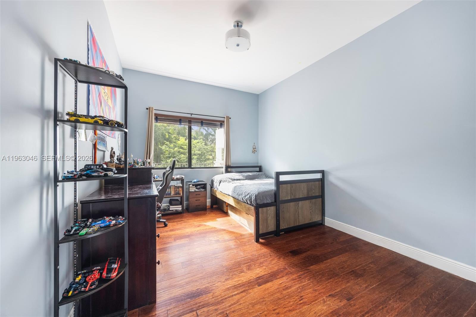 DOUGLAS CIRCLE - Residential