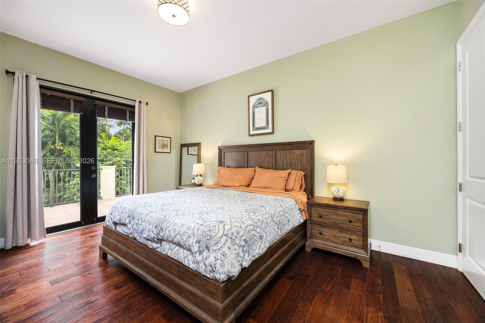 DOUGLAS CIRCLE - Residential