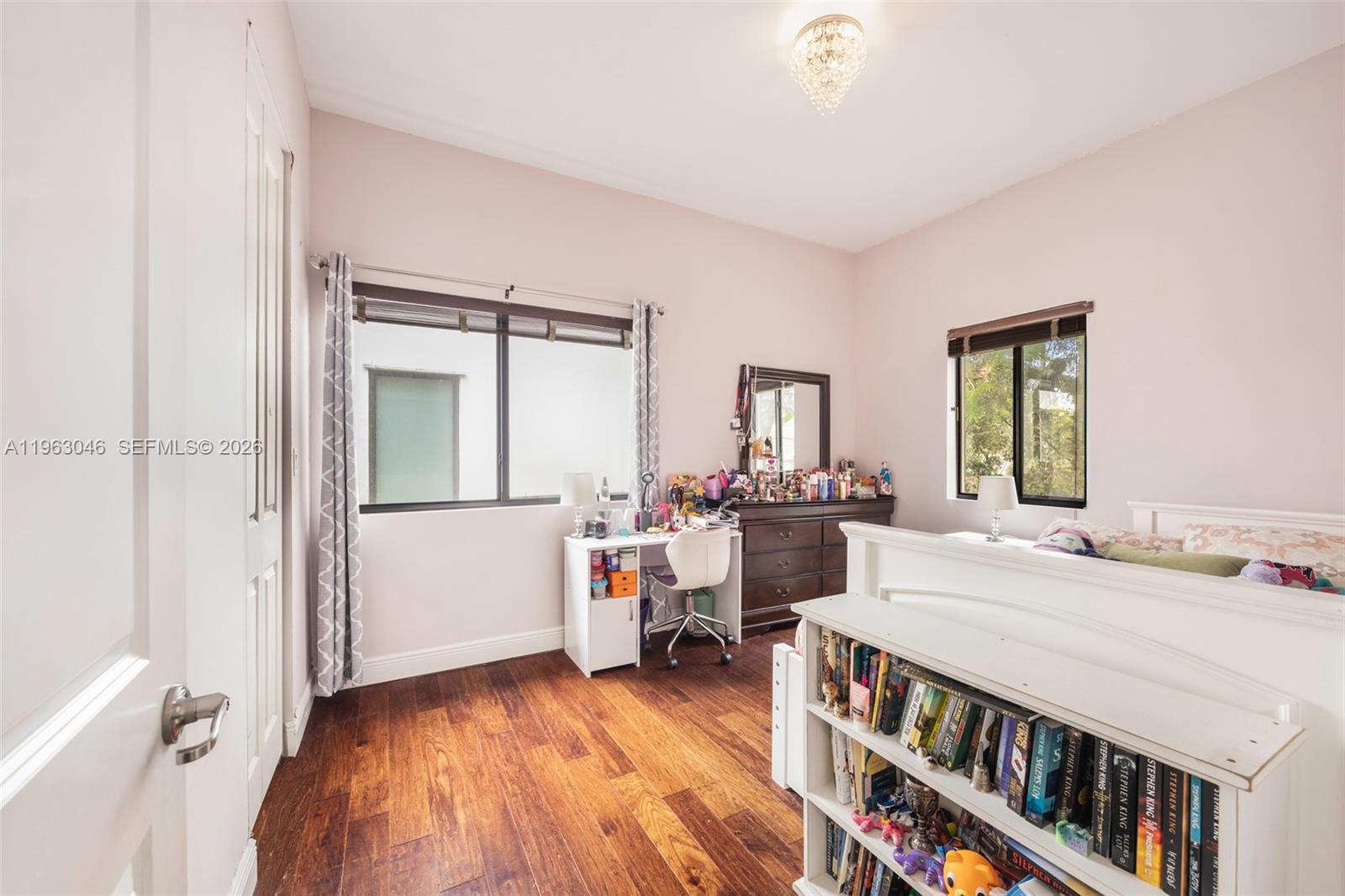 DOUGLAS CIRCLE - Residential