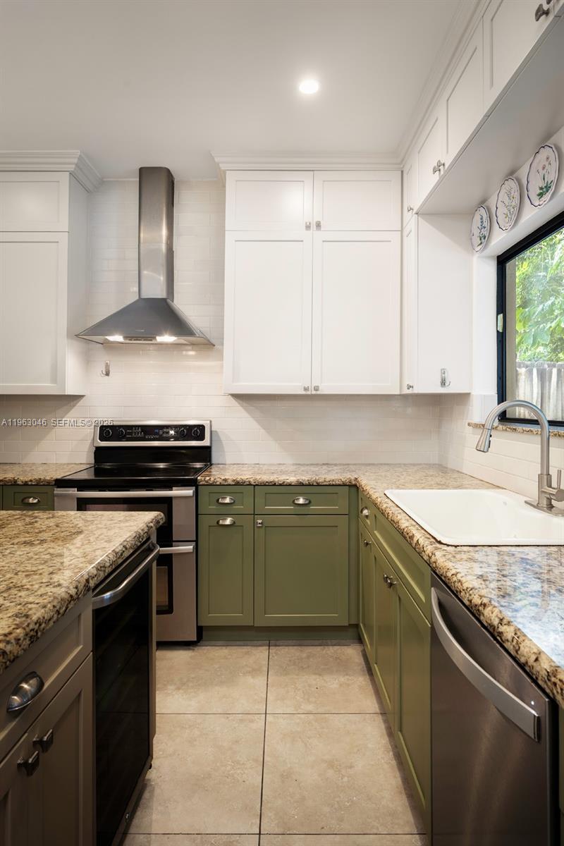 DOUGLAS CIRCLE - Residential