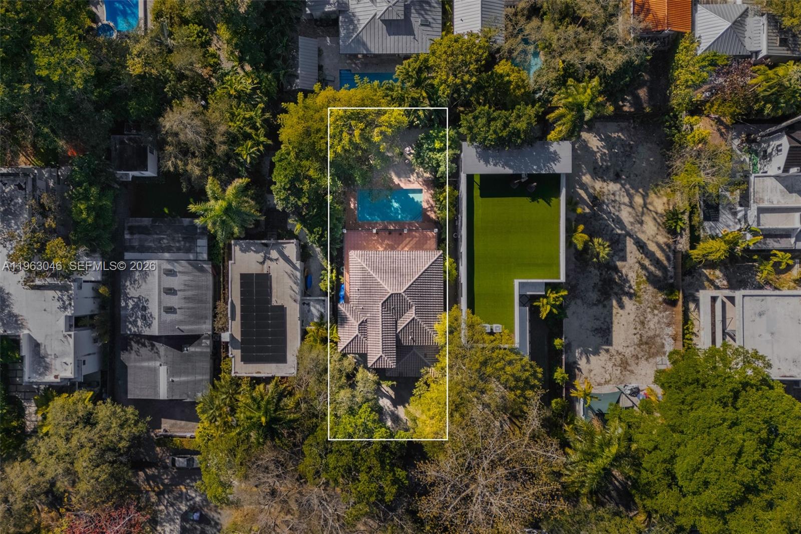 DOUGLAS CIRCLE - Residential