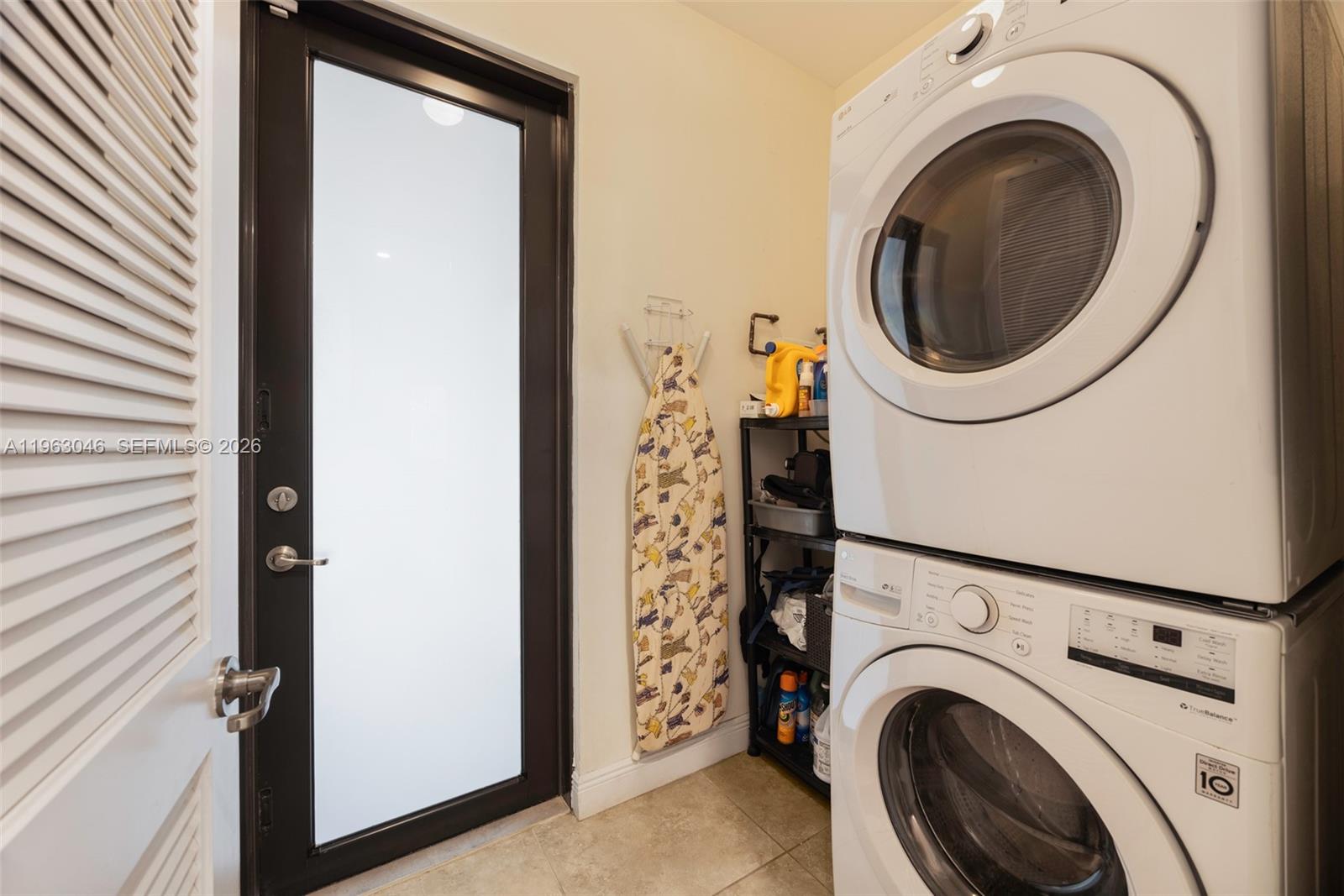 DOUGLAS CIRCLE - Residential