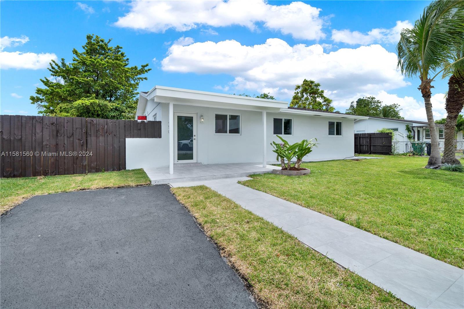11450 Sw 192nd St St, Miami, Broward County, Florida - 3 Bedrooms  
2 Bathrooms - 