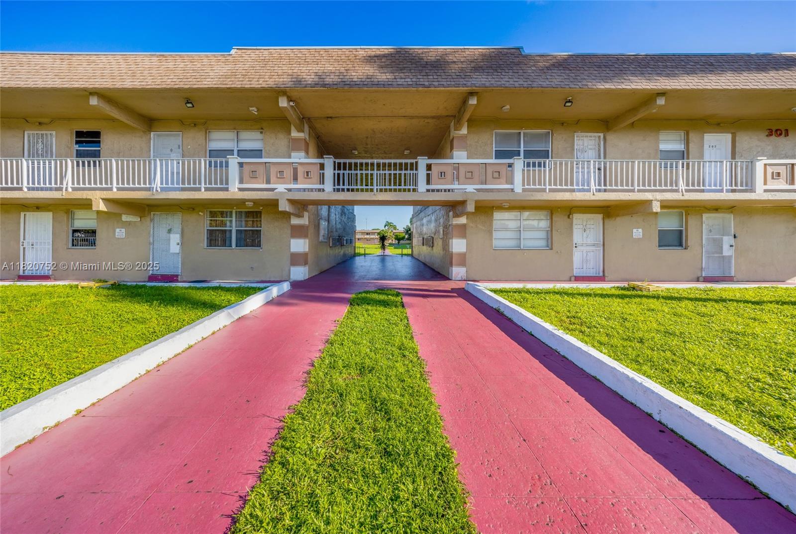 301 NW 177th St. 201, Miami Gardens, FL, 33169/$149,000 1 301 NW 177th St. 201