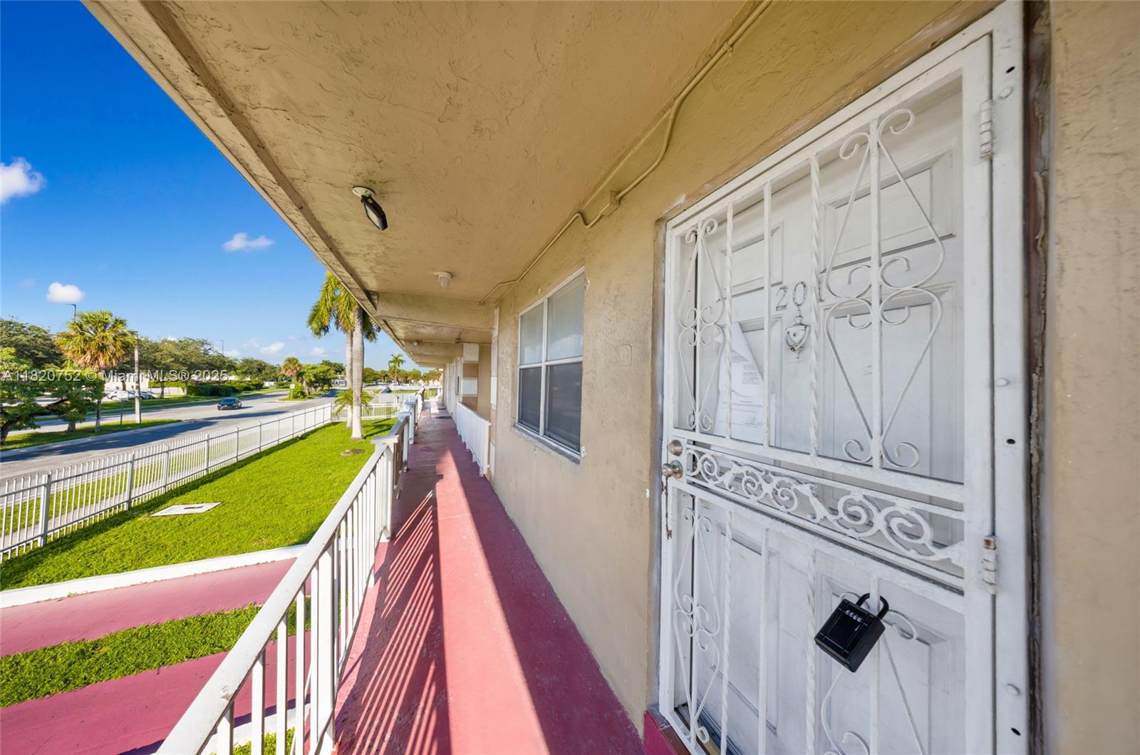 301 NW 177th St. 201, Miami Gardens, FL, 33169/$149,000 2 301 NW 177th St. 201
