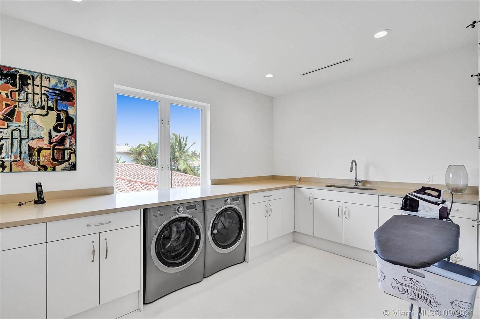 SUNRISE KEY - Residential