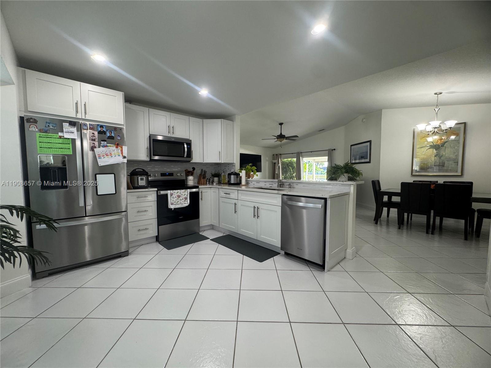 RAINBOW LAKES I - Residential Lease