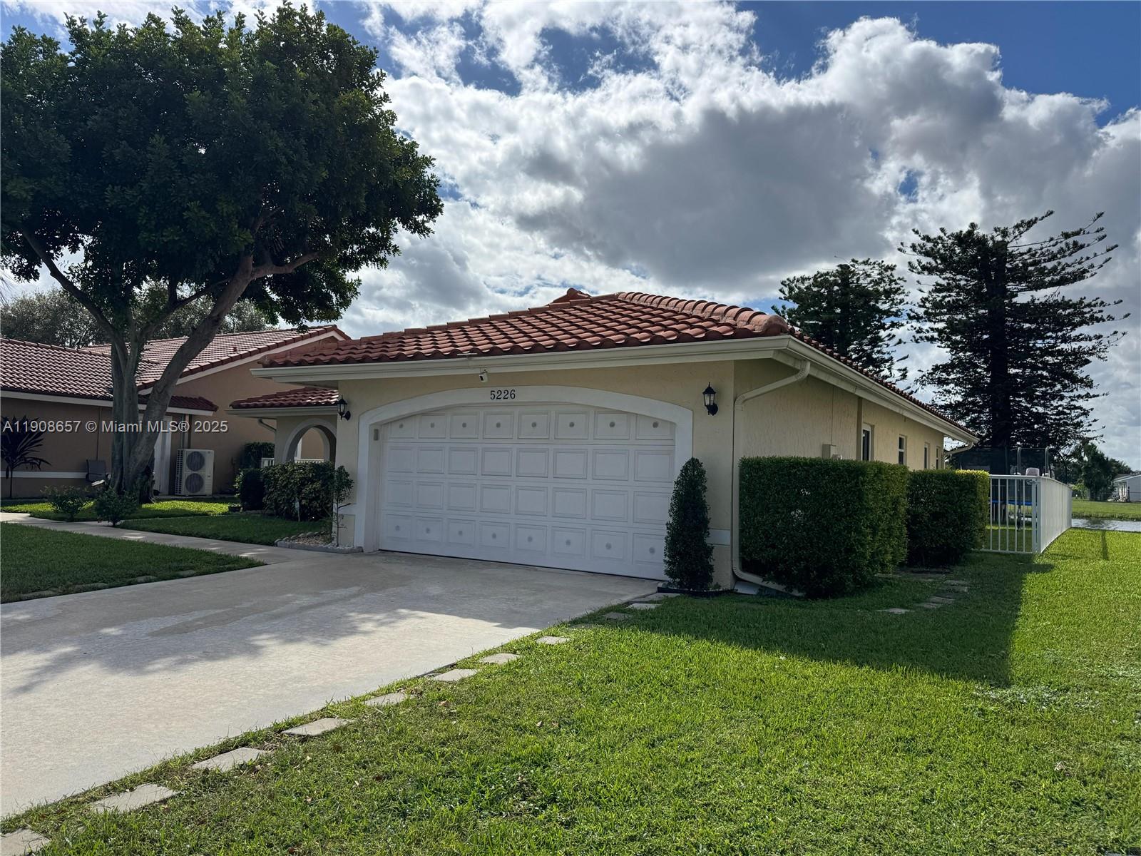 RAINBOW LAKES I - Residential Lease