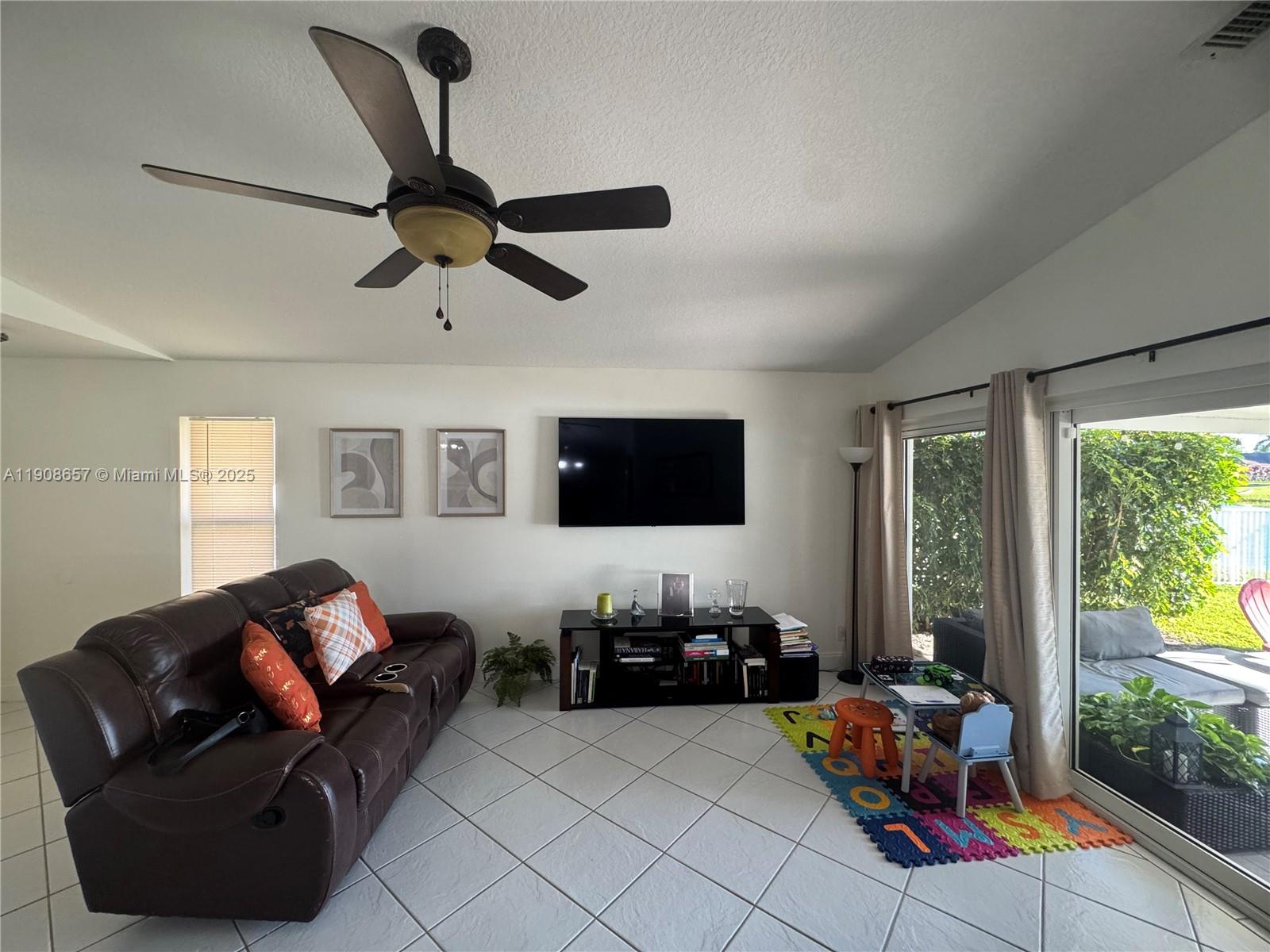 RAINBOW LAKES I - Residential Lease