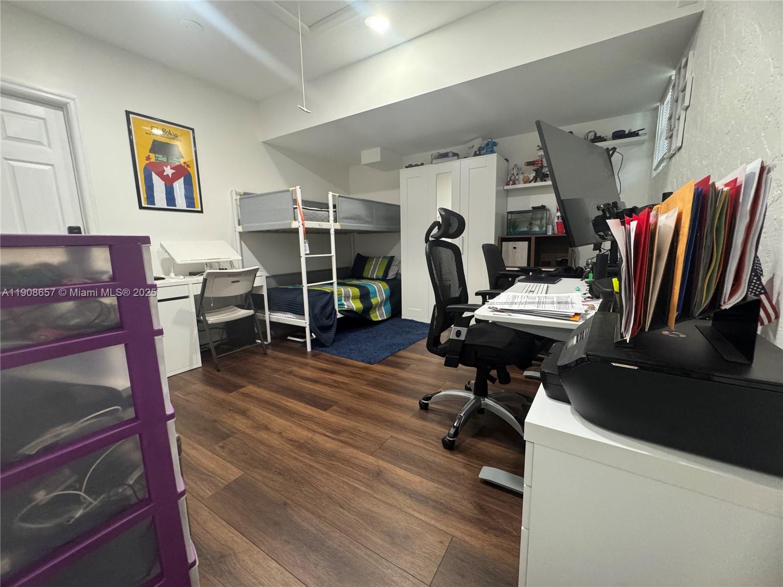 RAINBOW LAKES I - Residential Lease