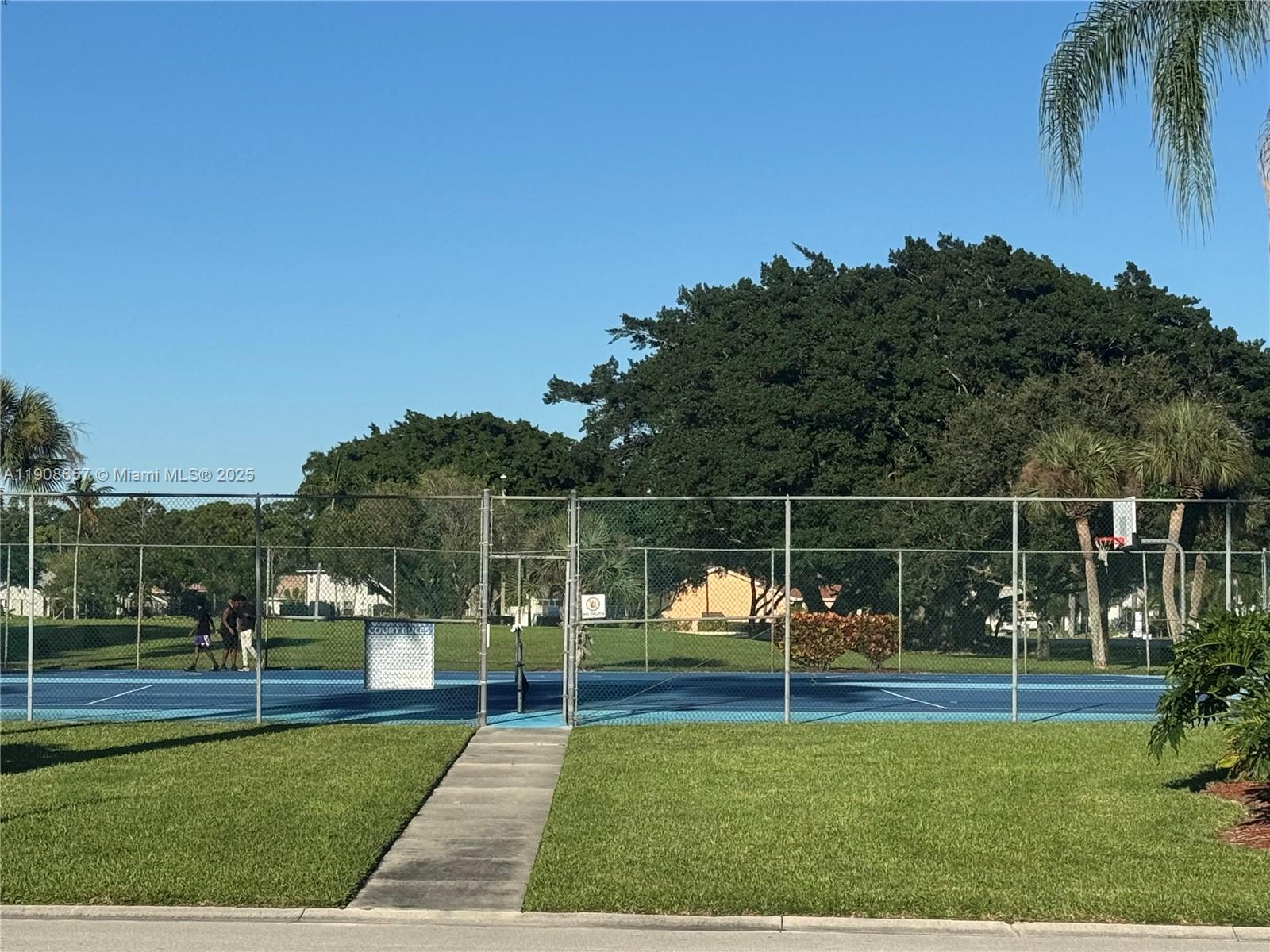 RAINBOW LAKES I - Residential Lease