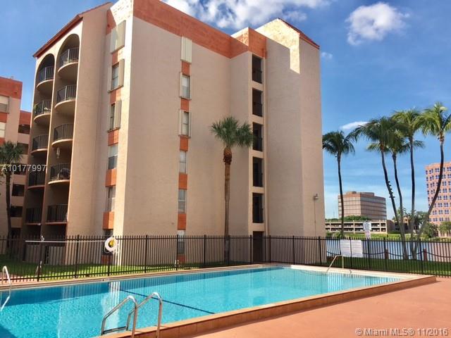 GREAT LOCATION. 1BED/1BATH PLUS DEN CONDO FOR RENT IN MIAMI. RIGHT ON BLUE LAGOON AREA. ALL TILED, STAINLESS STEEL APPLIANCES WITH NEW COUNTER TOP FOR MODERN LOOK. GREAT POOL DECK WITH AWSOME VIEWS TO BLUE LAGOON. EASY TO SHOW!