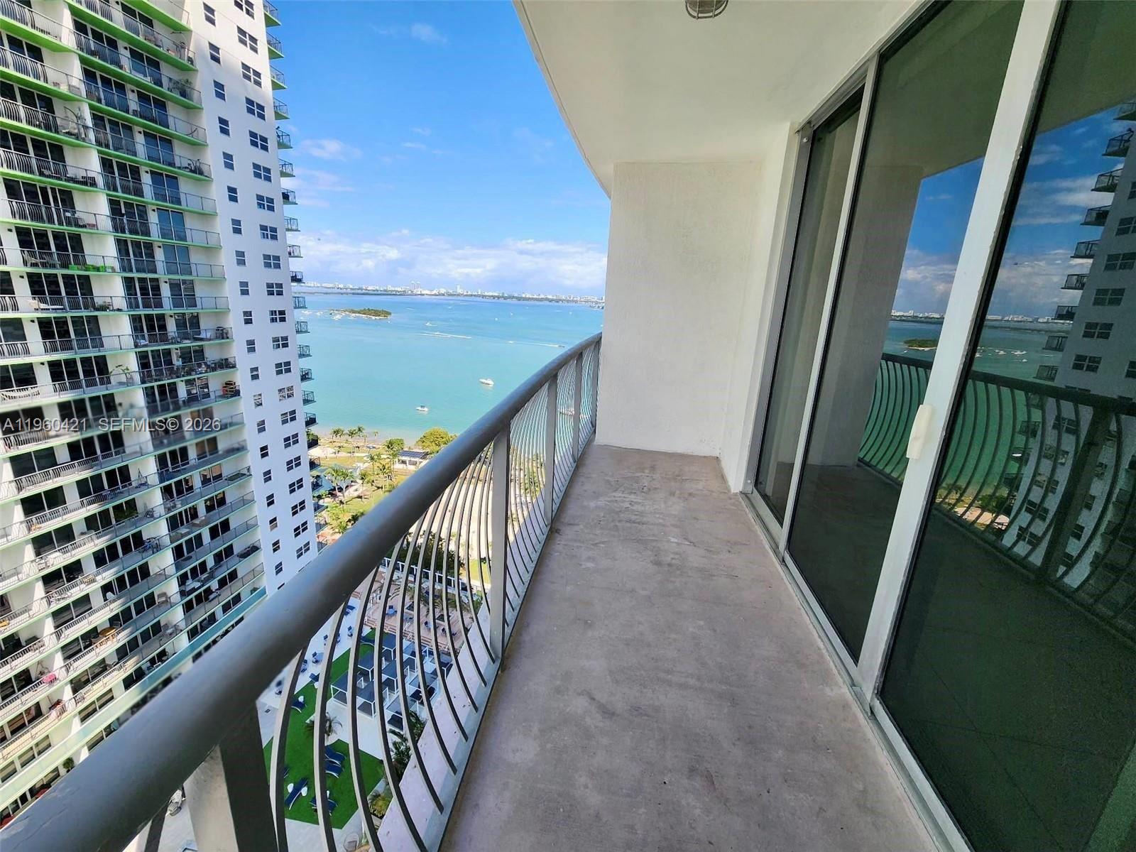 1750 N Bayshore Dr 2407