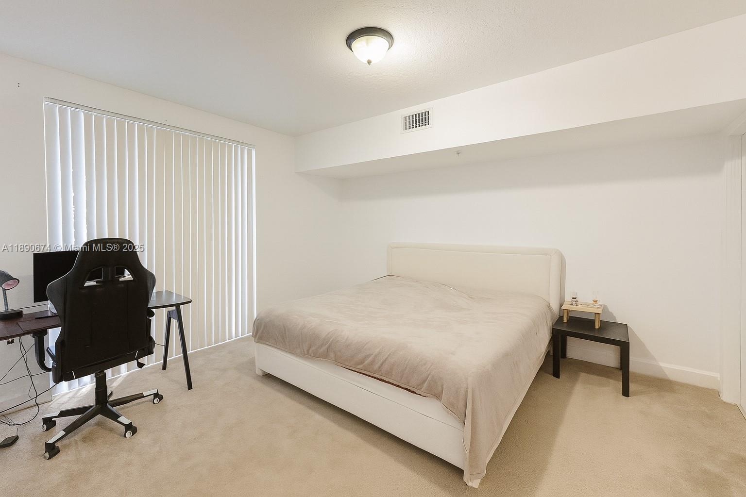 RADIUS CONDO - Residential
