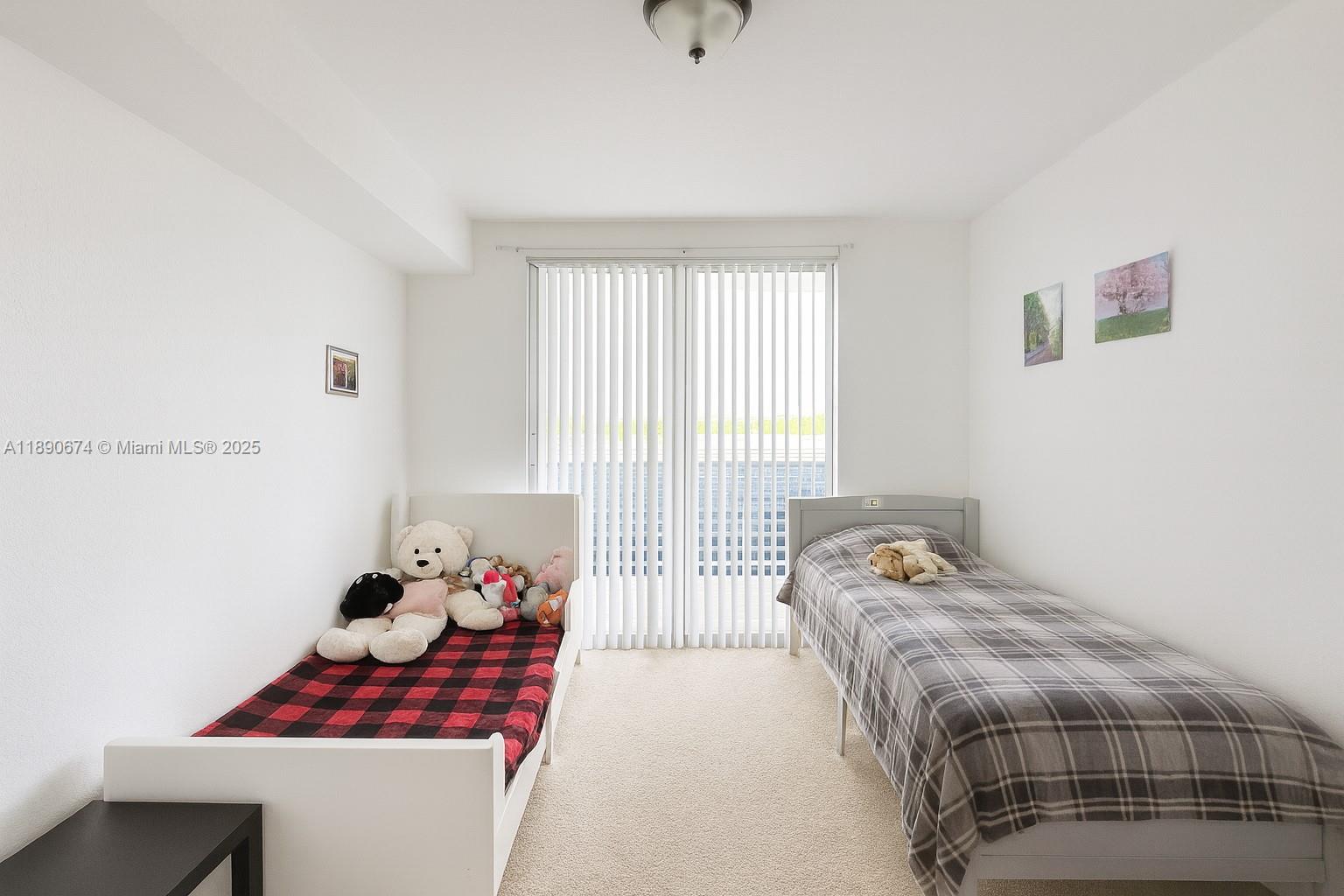 RADIUS CONDO - Residential