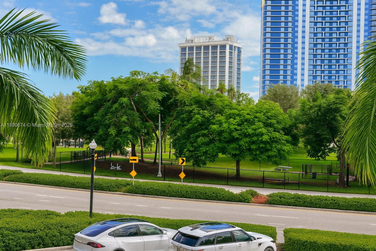 RADIUS CONDO - Residential
