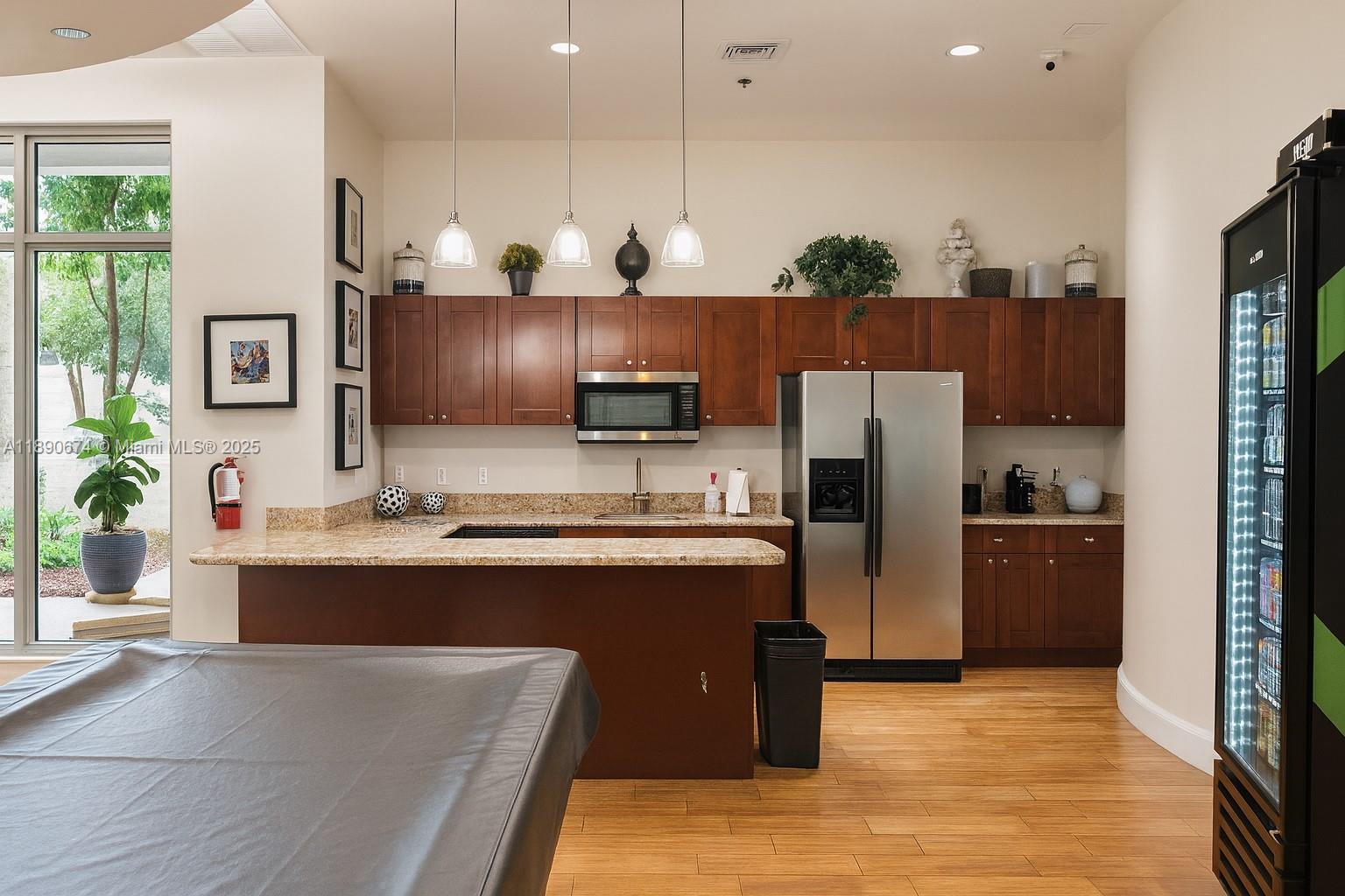 RADIUS CONDO - Residential