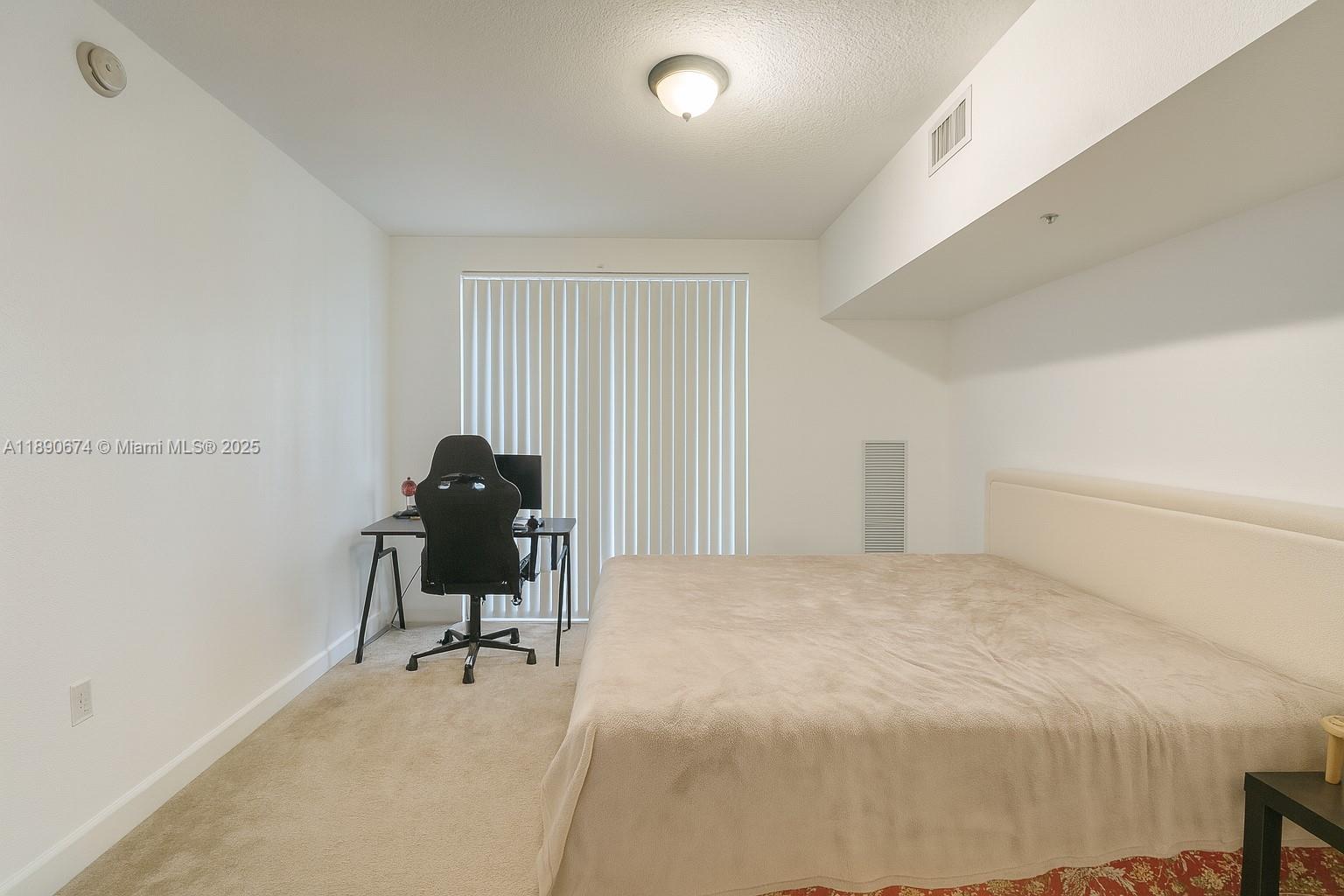 RADIUS CONDO - Residential